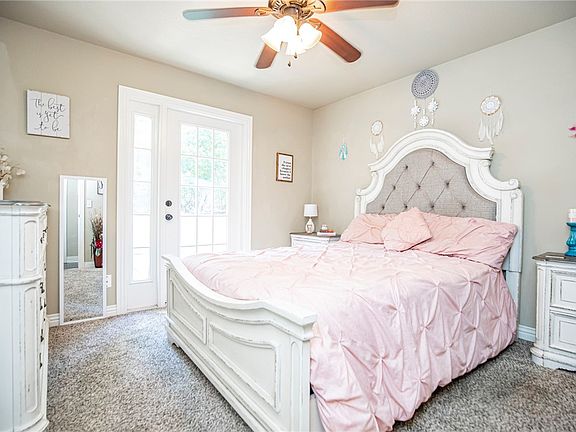 3rd image of 4 Ashburton Ln