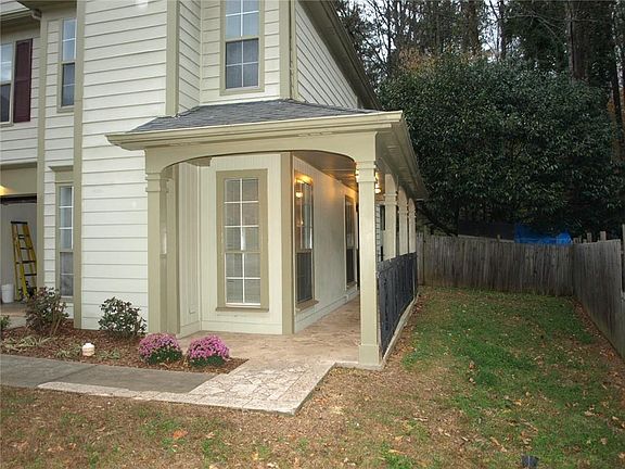 3rd image of 1290 Hampton Hill Ct