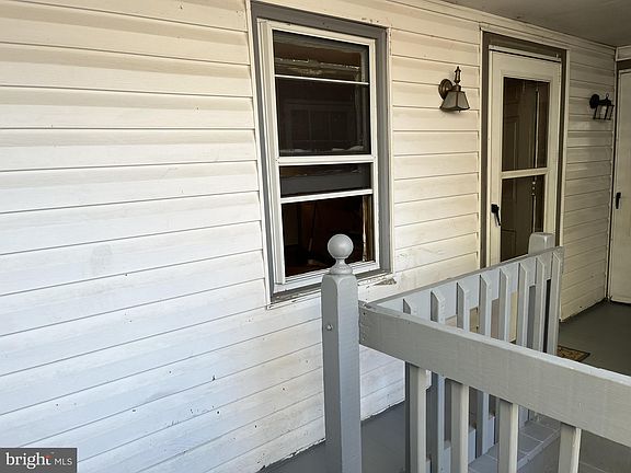 4th image of 129 E High St APT A