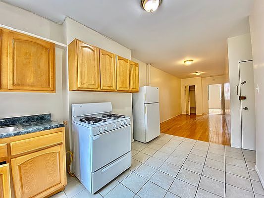 1st image of 222 Bushwick Ave #4B