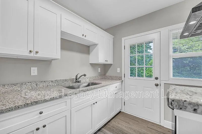 36 Andrews Ct — Photo 1