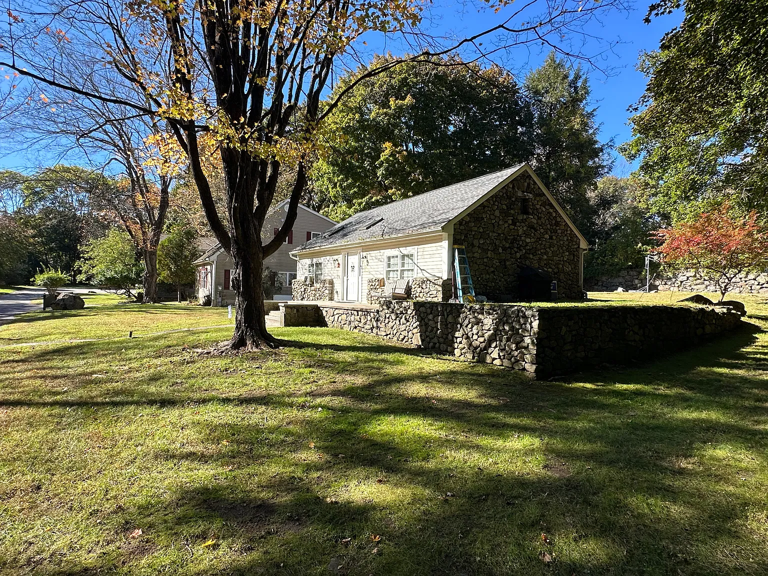 2 bed, 950 sqft, $3,000 — Photo 2