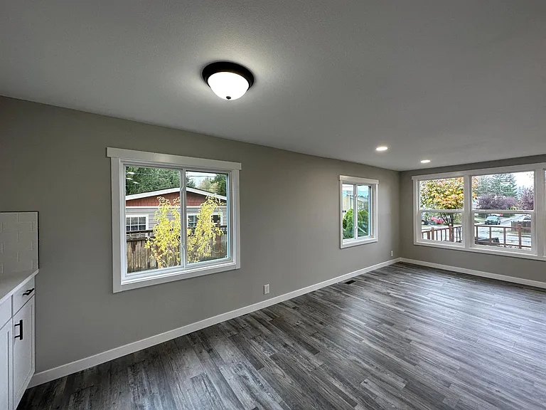 3113 Harold Dr SE — Photo 5