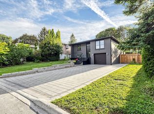 332 Dixon Blvd, Newmarket, ON L3Y 4V6
