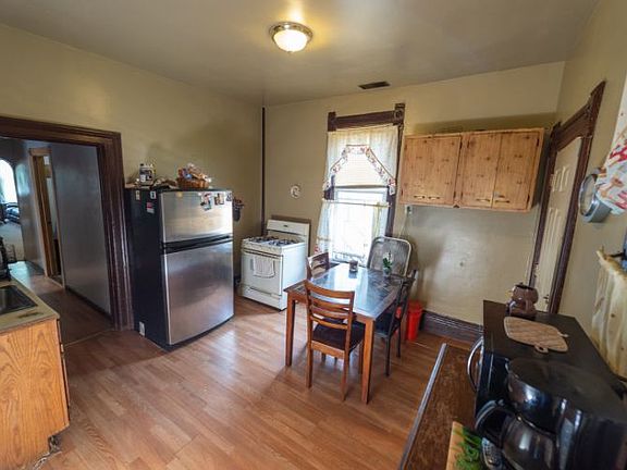 4th image of 3347 W Le Moyne St
