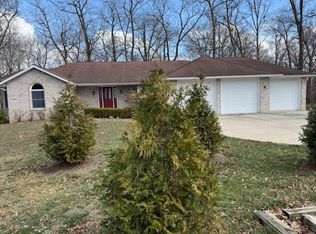 1110 S 2nd St, Effingham, IL 62401