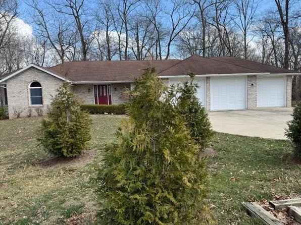1110 S 2nd St, Effingham, IL 62401