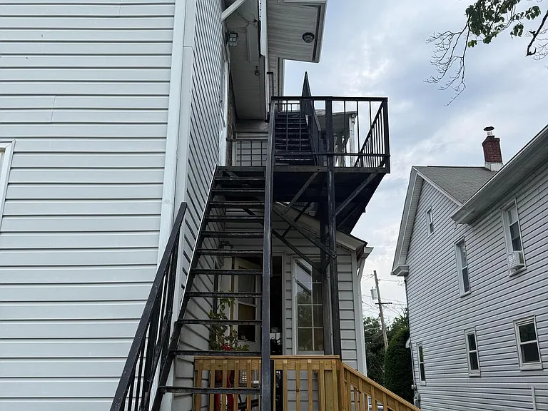 122 Juniper St — Photo 4