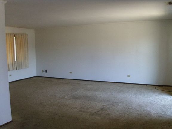5th image of 13050 S Marquette Ave APT 3B