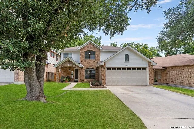 4 bed, 2.5 bath, 2107 sqft, $2,450 — Photo 4