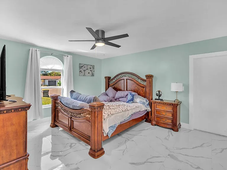 4406 SW 37th Ave #0 — Photo 14