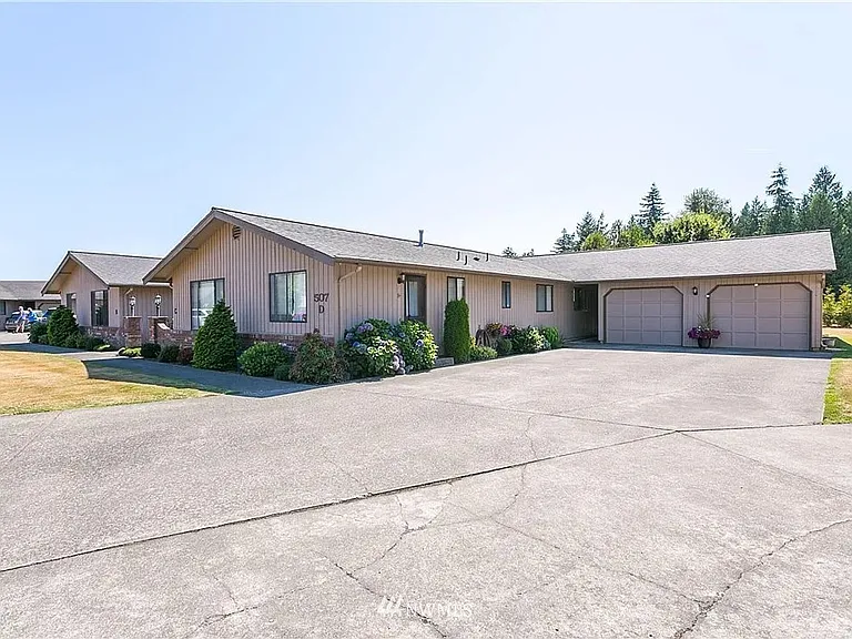 Adorable 2 Bedroom in Lynden! — Photo 3