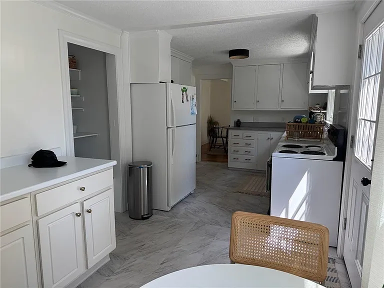 41 Dudley Ave — Photo 13