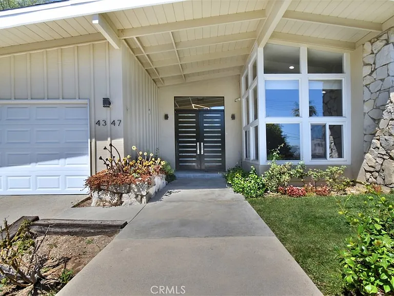 4347 Coronet Dr — Photo 2