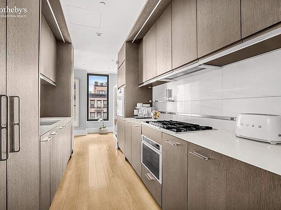 4th image of 301 E 50th St APT 3B