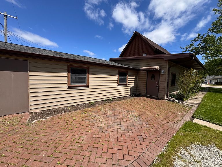 Listing photo 5