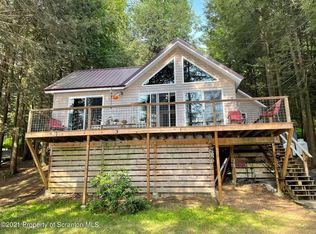 595 Cranberry Lake Rd, Brackney, PA 18812