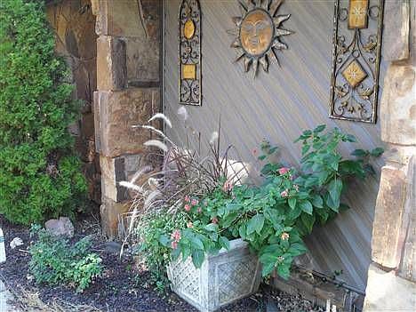 3rd image of 2008 Edinburg Dr