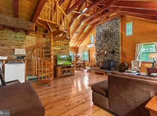 100 Skyview Ter W, Greentown, PA 18426