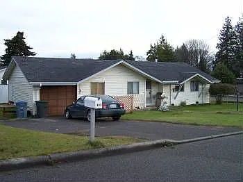 803 W 10th St photo 1