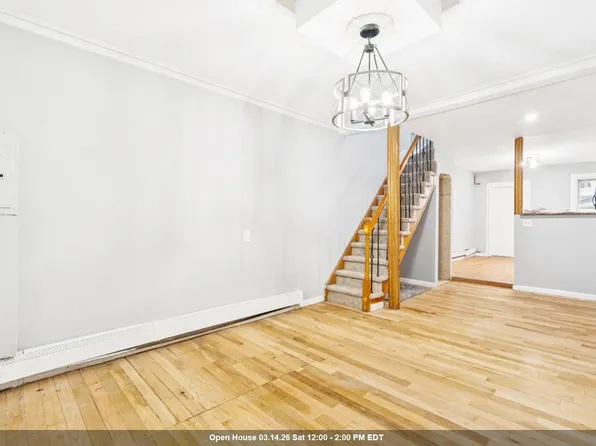 377 1/2 Bramhall Avenue image 1 of 12