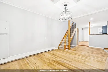 377 1/2 Bramhall Avenue  image 1 of 12