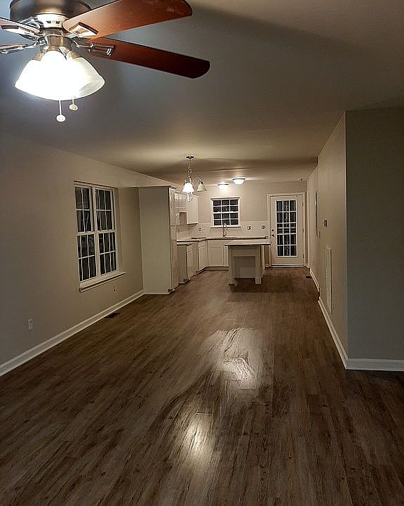 1st image of 3328A Moorewood Dr