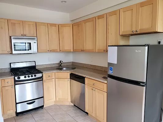 1st image of 20-50 29th St #1R
