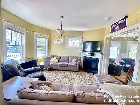 2nd image of 24 Burton St #1