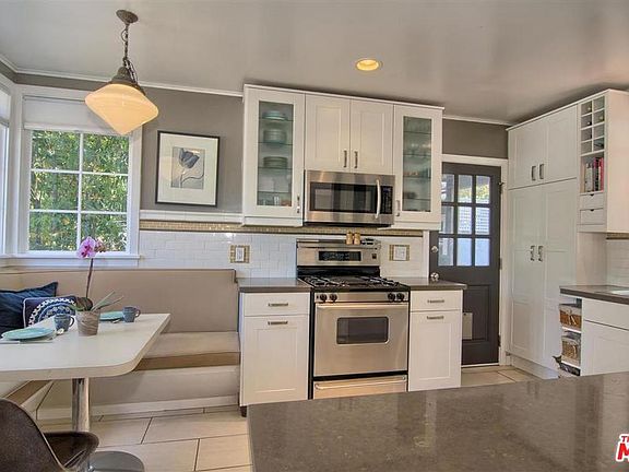 5th image of 8811 Lookout Mountain Ave