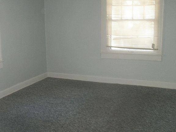 3rd image of 3918 Cornelius Ave