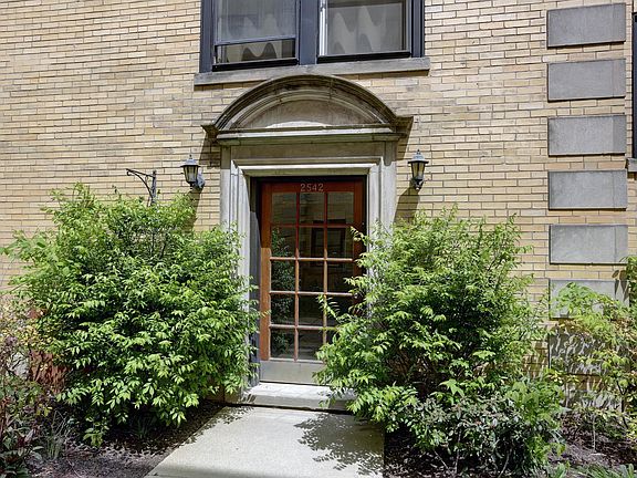3rd image of 2536 N Kedzie Blvd