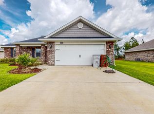 9269 Tara Cir, Milton, FL 32583