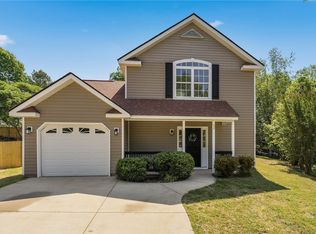 52 Uneeda Dr, Greenville, SC 29605