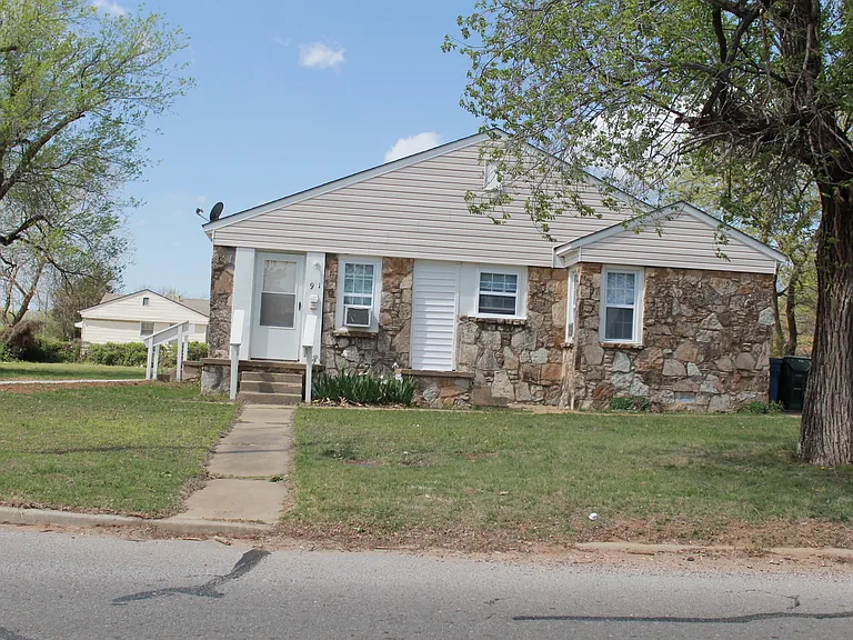 901 N Key Blvd — Photo 1