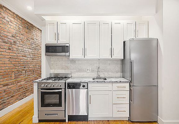 4th image of 145 4th St