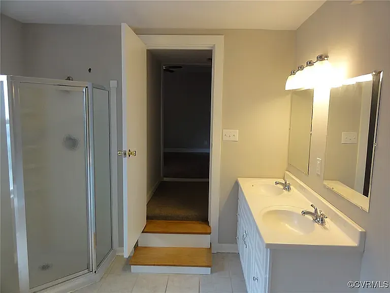 2512 E Leigh St — Photo 11