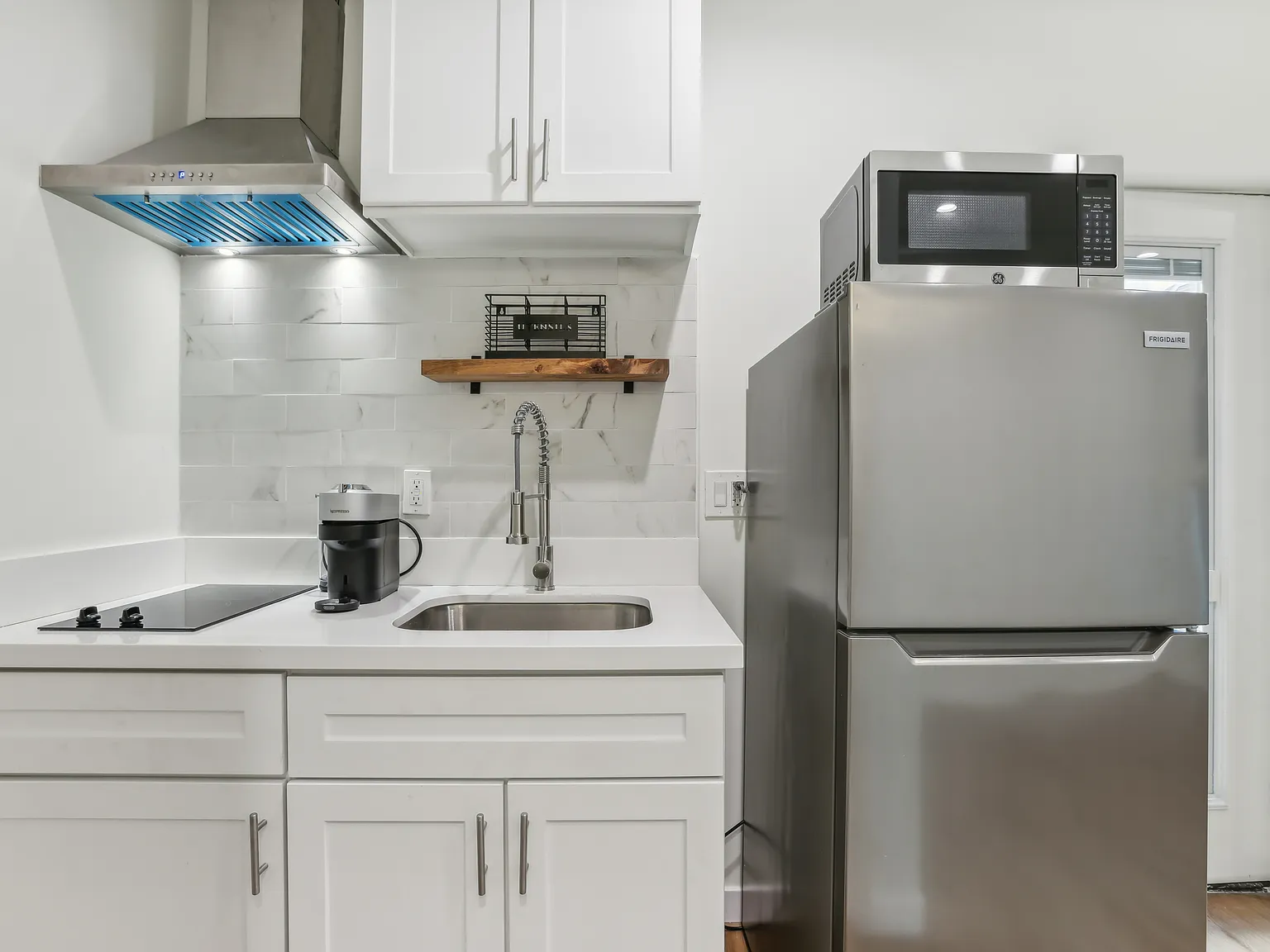 Studio, 215 sqft, $1,649 — Photo 3