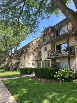 565 Fairway View Dr #2L, Wheeling, IL 60090