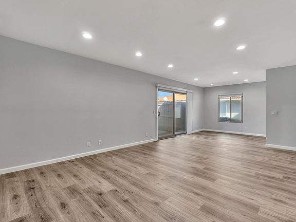 4th image of 2335 Dahlia Dr