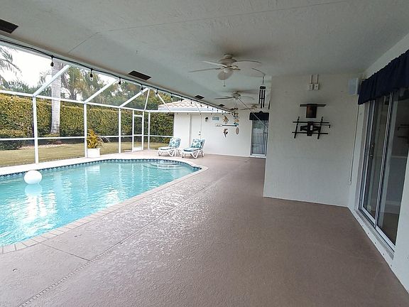 5th image of 9712 NW 46th Manor
