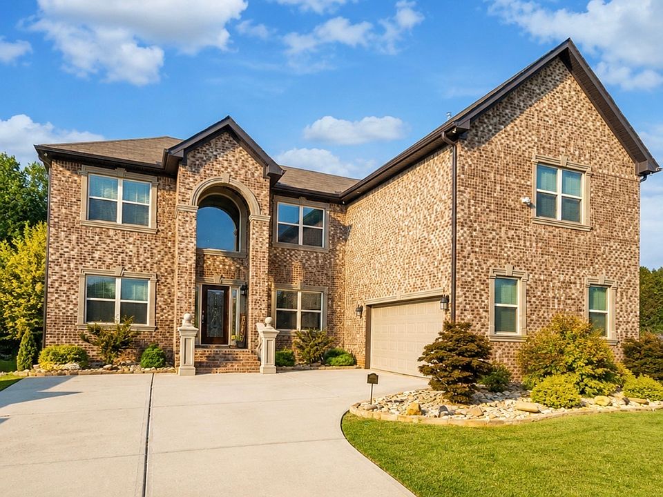 1st image of 416 Saffron Ln