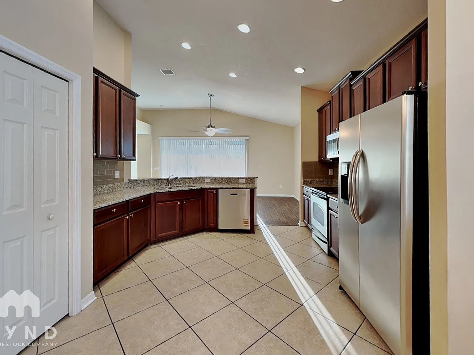 3 bed, 2.0 bath, 2055 sqft, $2,465 — Photo 3