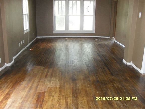 2nd image of 820 N C St