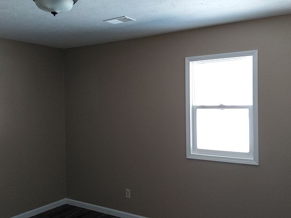 5th image of 469 S Nye Ave