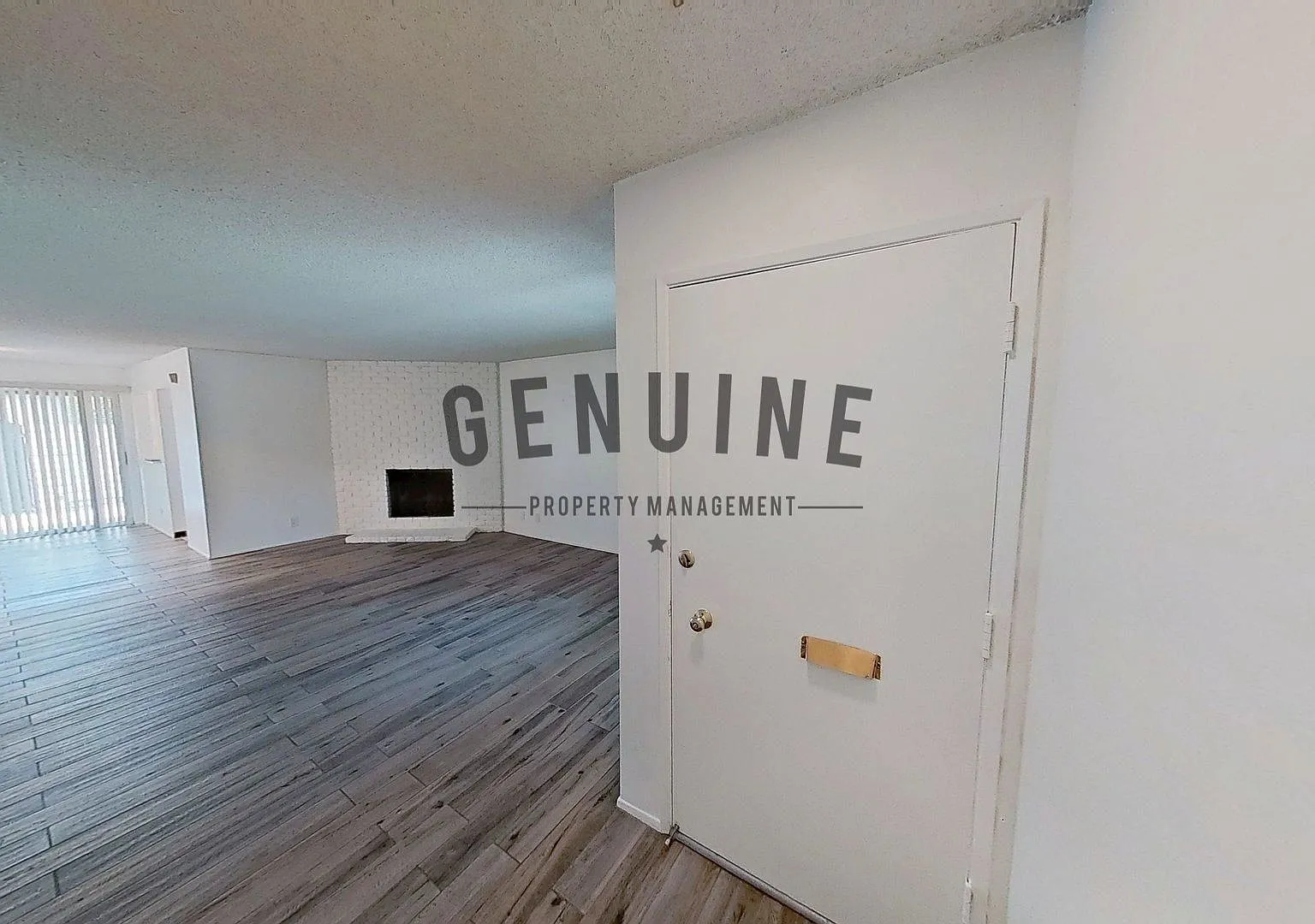 Two Bedroom, Two Bath Single Level Townhouse in Santa Ana — Photo 2