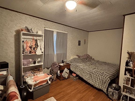 2nd image of 414 W Washington St