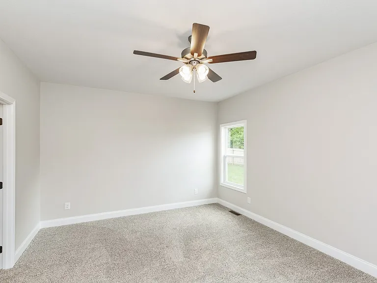 218 Copeland Rd — Photo 14