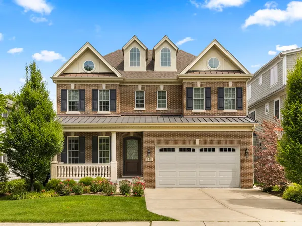 241 N Illinois St, Elmhurst, IL 60126