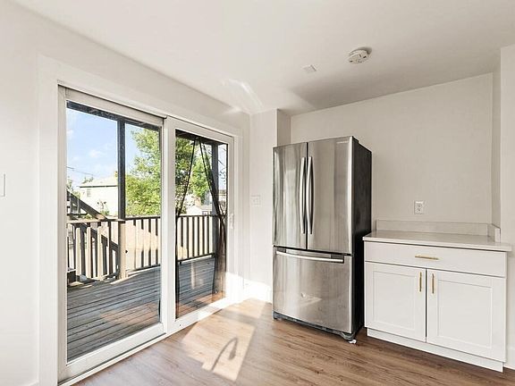 2nd image of 13 Osgood St #1